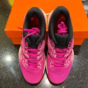 Nike women’s air zoom vapor x tennis shoes, size 8, like new with box